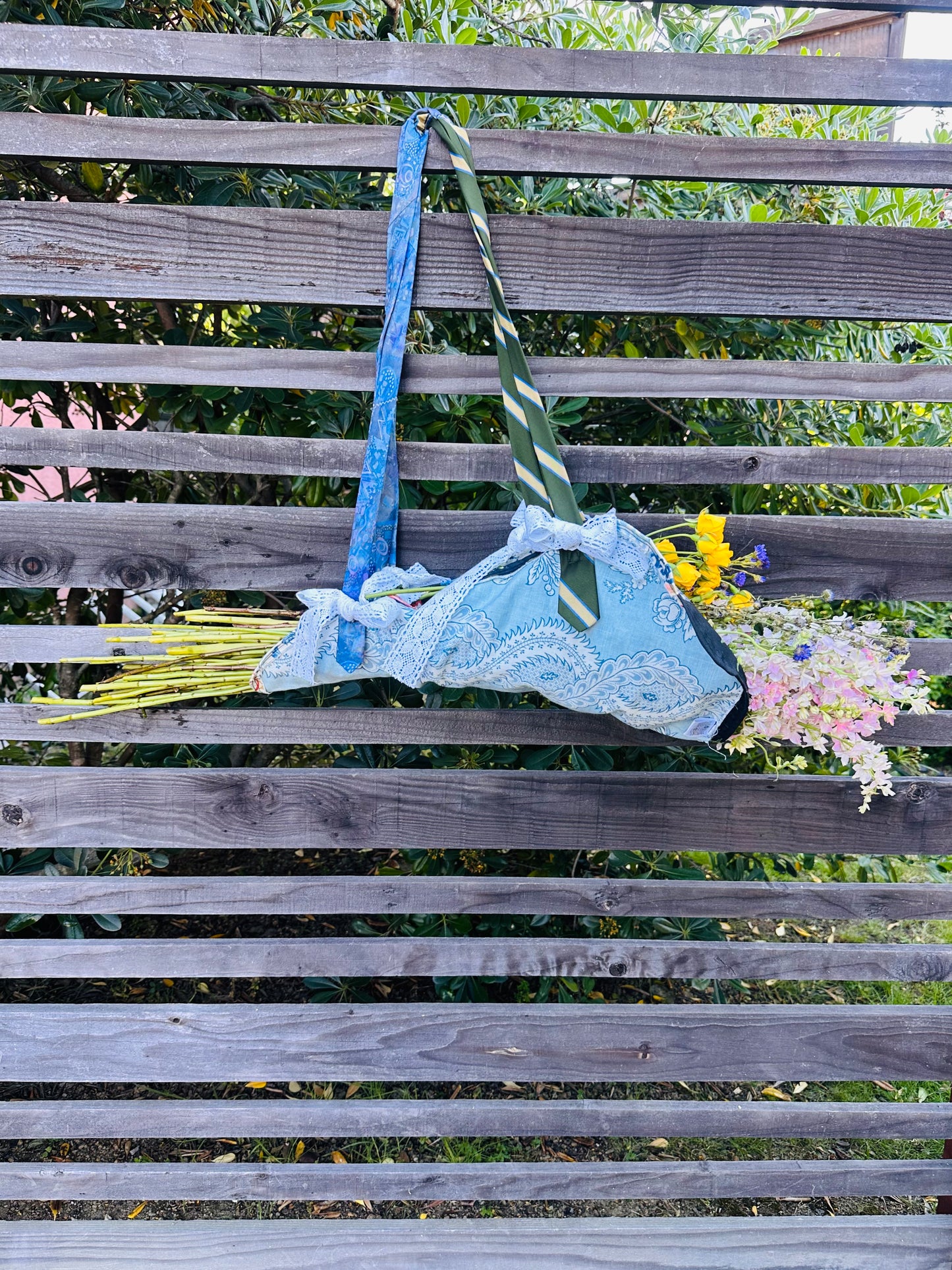 BeautifiedFinds Bouquet Bag