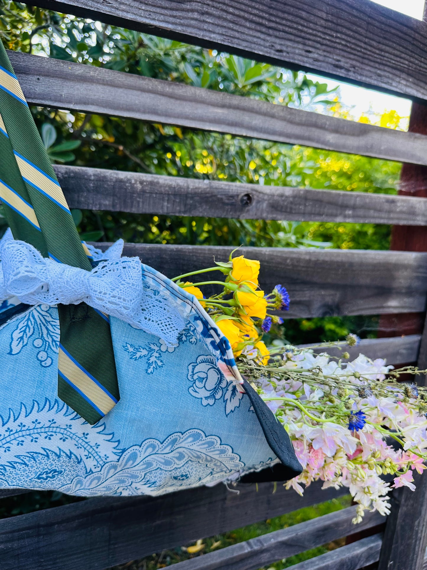 BeautifiedFinds Bouquet Bag